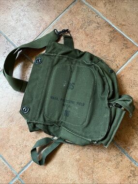 USMC Green Field Protective Mask Bag - Men's Canvas 1970’s